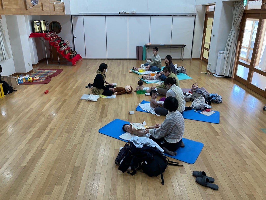 乳児フリー参観があったよ。ベビーマッサージのお友達も来てくれたよ❣️
