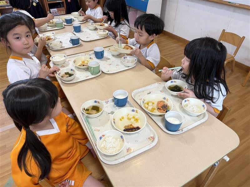 ママヨガがあったよ！　今日の給食は北海道メニュー♪