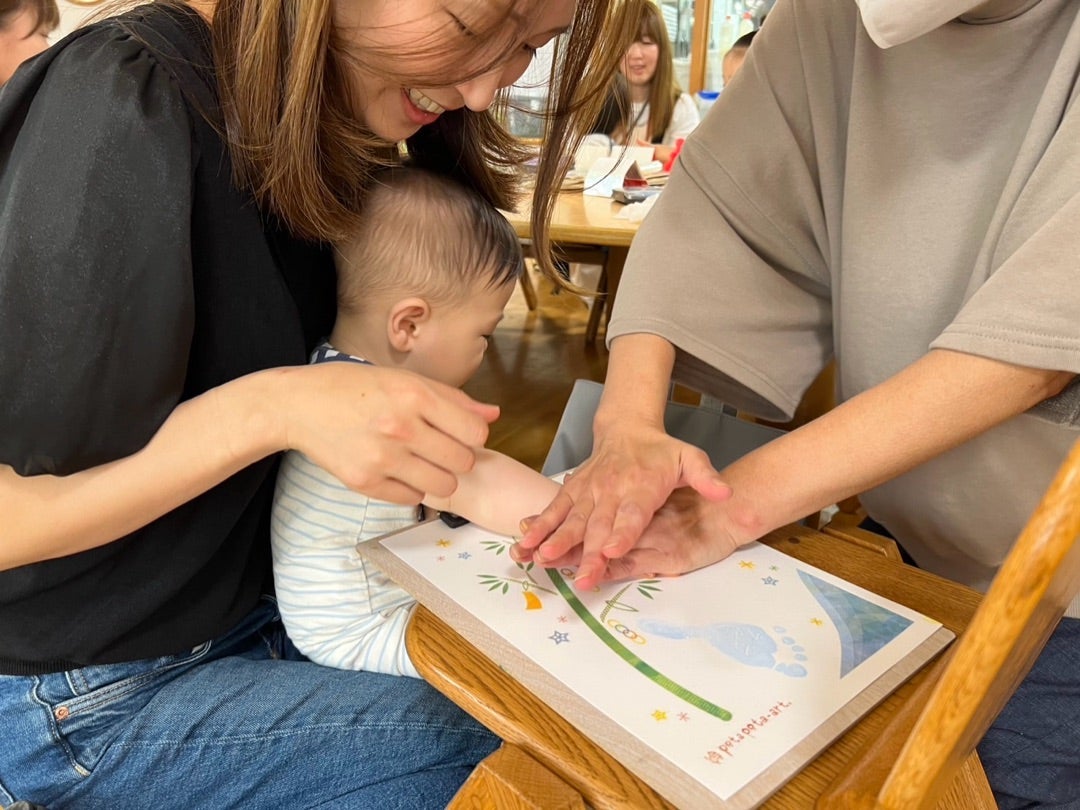 敬老訪問に行ったよ‼︎（４歳児）　　手型・足型アートがあったよ‼︎