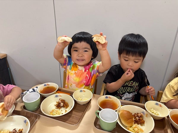 年長組さんがプラネタリウムにいったよ！今日の給食は「アメリカ」のメニュー♪